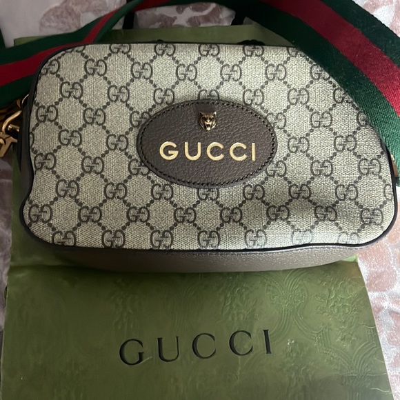 Gucci Handbags - Gucci crossbody